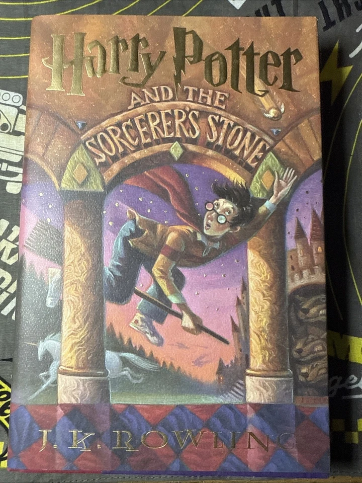 Harry Potter and the Sorcerer's Stone FIRST EDITION 1st PRINTING 1998 Hardcover Foto 1 de 4