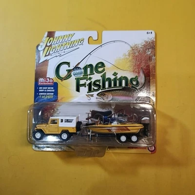 Johnny Lightning MiJo Exclusive TOYOTA LAND CRUISER &Trailer Yellow GONE FISHING - Image 1 of 4