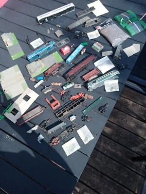 LOT Divers locomotives wagons voitures +50 pièces ATTELAGE JOUEF - ECHELLE HO - Photo 1/4