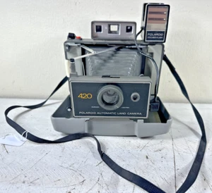 Vintage Polaroid 420 Automatic Land Camera w Original Strap - Picture 1 of 12
