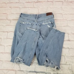 Hollister Junior Teens Curvy High Rise Mom Jeans Distressed Größe 7R / 28W - Bild 1 von 11