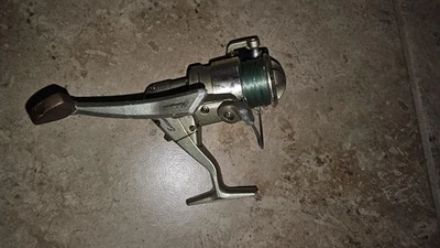 Carrete giratorio Shakespeare Excursion EX35 necesita limpieza tal cual Foto 1 de 2