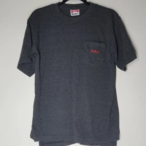 Camiseta De Colección Marlboro Cig Rayas Bolsillo Rara Talla S/M Cosida Única Años 90 - Imagen 1 de 6