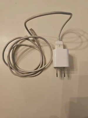 Genuine OEM Apple USB Power Adapter A1265 5W and 30-Pin Cable Used - Image 1 of 4