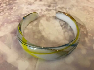 BEAUTIFUL GLASS BANGLE BRACELET WHITE/GOLD/YELLOW/BLUE 5MM THICK X 15MM WIDE - Picture 1 of 1