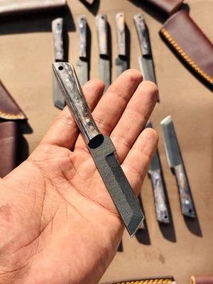 Lote de 20 cuchillos Bushcraft hechos a mano - asas de madera Pakka con fundas de cuero Foto 1 de 4