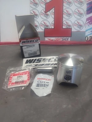 Kit de pistón Wiseco Suzuki RM250 1985-95 y RMX250 1989-99 forjado 642M06700 67,00 mm Foto 1 de 4