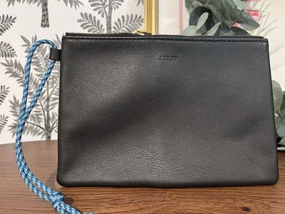 Bolso sin asas minimalista de muñeca con cremallera de cuero negro J.Crew silencioso de lujo Foto 1 de 4