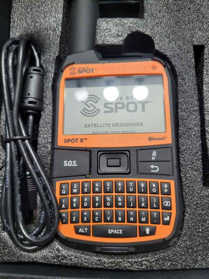 SPOT X 2-Way Satellite Messenger w/ Bluetooth – GPS SOS Device – New Open Box - Imagem 1 de 4