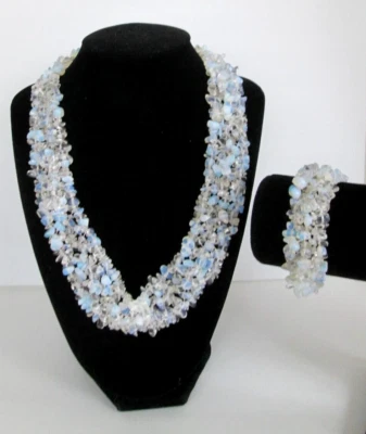 Juego de collar y pulsera de cuello multihilo tejido opalescente con astillas de fluorita Foto 1 de 4
