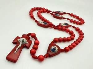 Santo Niño De Atocha Rosario Hecho Con Madera Nudos De Hilo Y Madera Roja - Imagen 1 de 1