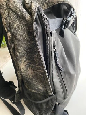 Mochila Nixon, motivo palmeras negras Foto 1 de 4