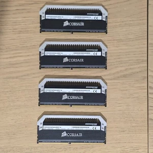 Corsair Dominator Platinum 32GB (4x8GB) DDR4 2400MHz RAM - Picture 1 of 6