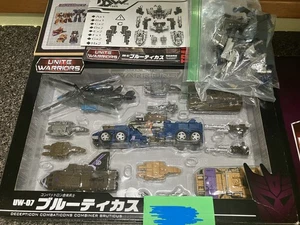 Transformers Unite Warriors Bruticus 100% complete with TDW Upgrade kit - Picture 1 of 3