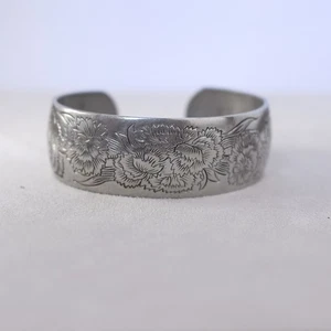 Vintage Kirk Stieff Zinn Nelke Manschette Armband 900-1 Januar Blume 1" breit - Bild 1 von 6