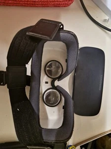 Samsung Gear VR Oculus Virtual Reality Headset White - Picture 1 of 8