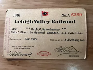 1916 LEHIGH VALLEY RAILROAD ANNUAL PASS FOR CHIEF CLERK B&O RAILROAD - HH13 - Picture 1 of 3