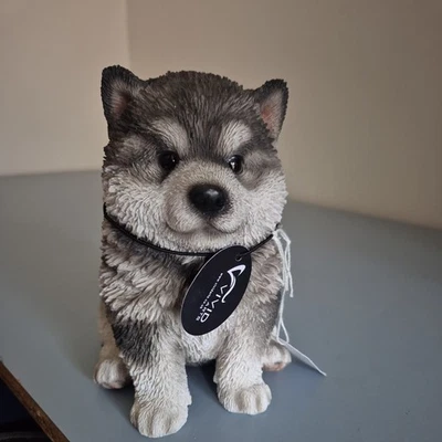 Cute Alaskan Malamute Dog Garden Statue Outdoor Patio Elegant Puppy Sculpture - image 1 of 4