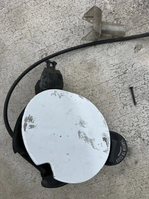 Cubierta de tanque de puerta de llenado de combustible 16 Ram Dodge Promaster City Foto 1 de 3