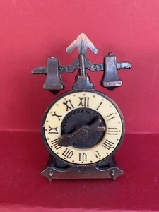 DIE KAST PENCIL SHARPENER CLOCK SACAPUNTAS HONG KONG MADE - Imagen 1 de 13