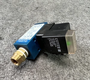 FESTO PEV-1/4-B, 10 773 1-12 bar + LÜTZE LD-V8-0861P, 700861 - Picture 1 of 9