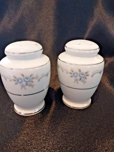 Style House Anniversary Pattern Salt and Pepper Shakers Made In Japan - Picture 1 of 4