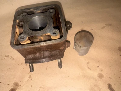 88,89,90 yamaha dt-50lc cylinder and piston, 17W-11311-01-00 - Image 1 of 4