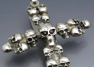 DISEÑO MADURO - COLGANTE CABEZA MUERTA - PLATA 925 - Imagen 1 de 6