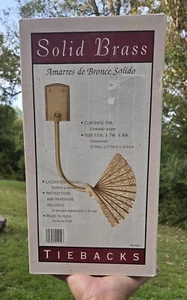 VINTAGE NOS Set of 2 (1 Pair) Solid Brass Fan Tiebacks Holdbacks w/ Box Floral - Picture 1 of 14
