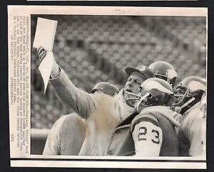1971 Press Photo, Bud Grant Minnesota Vikings Before NFC Playoff Game vs Cowboys