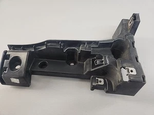 2009-2013 BMW X5 E70 REAR BUMPER LEFT LH SIDE CORNER MOUNT BRACKET OEM 41812 - Picture 1 of 4