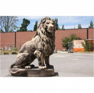 LEBENSGROSSER LÖWE SITZEND aus STEINGUSS ANTIKOPTIK AUFFAHRT GARTEN PARK PO-413a - Bild 1 von 6