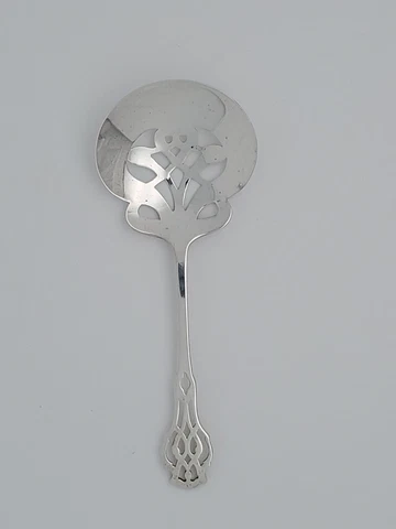 Lunt Sterling Chippendale Bon-Bon Nut Candy Spoon 5-1/8"  18.55g Cover
