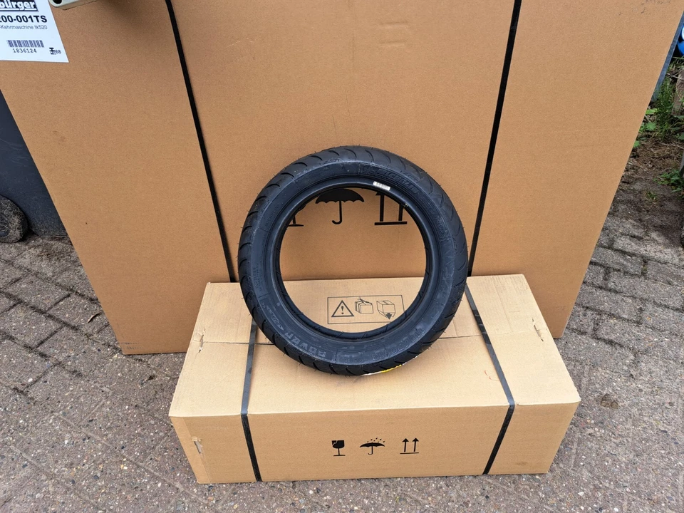 Roller Reifen 110 70 12 Michelin NEU - Bild 1 von 4