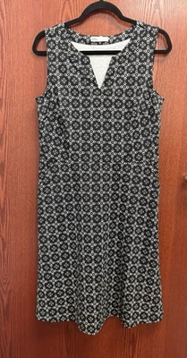 Vestido Croft & Barrow para mujer talla pequeña cuello dividido sin mangas negro blanco bolsillo Foto 1 de 4