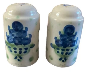MA HADLEY Pottery Salt & Pepper Shakers Blueberries 4.25" S&P Prefect! - Picture 1 of 5
