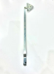 CREMALLERA TRASERA DE  LA PUERTA DE  Moskvitch 2140 - Bild 1 von 3