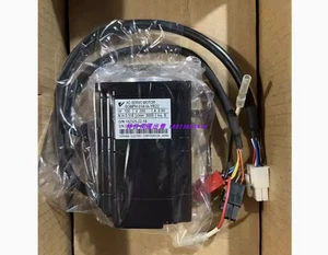 New In Box Yaskawa SGMPH-01A1A-YR22 AC Servo Motor - Picture 1 of 2