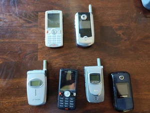 Lot de 6 téléphones portables anciens - Photo 1 sur 3