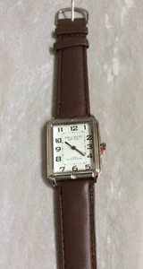 Vellacio Reloj Hombre Rectángulo Esfera Blanca Numeradas Horas en una Correa de Cuero Marrón! - Imagen 1 de 2