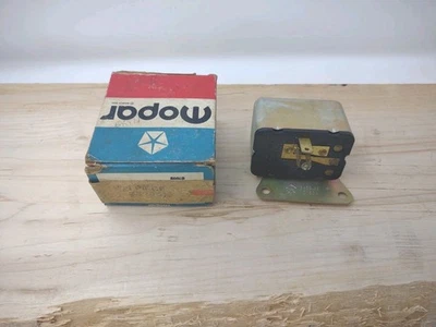 1971 1972 1973 Fury Polara Monaco NOS MoPar Headlamp Delay RELAY - Image 1 of 2