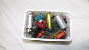 Ein Pfund Vintage Kondensatoren - verschiedene Werte - teilweise hohe Wattleistung - Bild 1 von 1