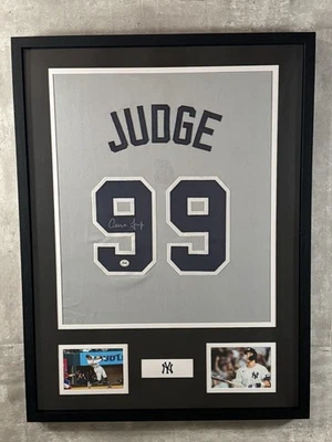 Camiseta firmada por Aaron Judge enmarcada con certificado de autenticidad New York Yankees gris exhibición automática Foto 1 de 3