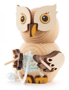 Miniatur Mini-Eule mit Strickzeug H=7,5cm NEU Holzfigur Holzminiatur Sammelfigur - Picture 1 of 1