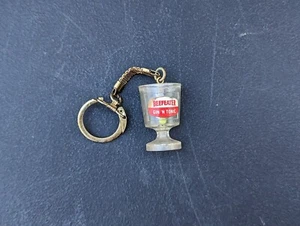 Vintage BEEFEATER Gin N Tonic Keychain - Picture 1 of 4