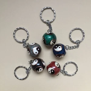 Klangkugel Schlüsselanhänger Yin Yang mini Qi-Gong Kugeln als Anhänger Fengshui - Bild 1 von 2
