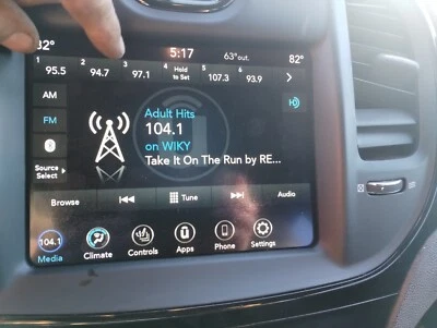 DODGE Challenger & Chrysler  OEM MEDIA DISPLAY UCONNECT 4C 8.4 SCREEN 68461747AE - Image 1 of 4