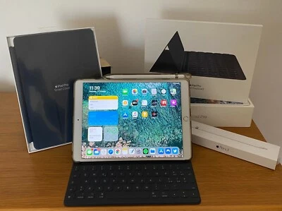 Apple iPad Pro 10.5'' 64GB Wi-Fi – Argento + Apple Pencil + Apple Smart Keyboard - Immagine 1 di 4