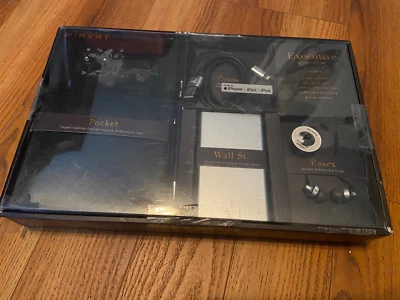 Banco de alimentación MVMT Executive 4000 mAh, cable, auriculares, bolígrafo, diario iPhone iPod iPad Foto 1 de 2