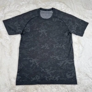 Lululemon T Shirt Mens M Gray Camo Metal Vent Crew Neck Short Sleeve Stretch Tee - Picture 1 of 8